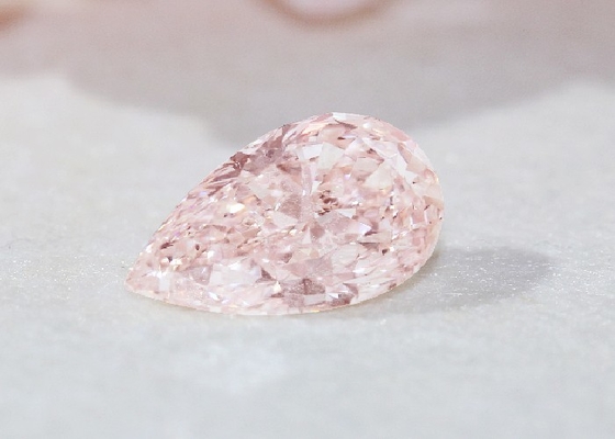 Os diamantes cor-de-rosa extravagantes 1.92ct IGI do laboratório do CVD certificaram a forma da pera