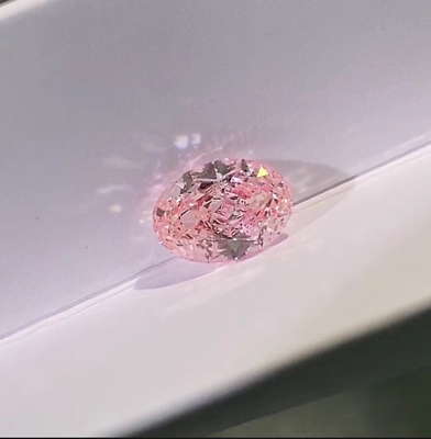 O laboratório cortado brilhante oval criou o diamante fraco cor-de-rosa de Mohs dos diamantes cor-de-rosa 10