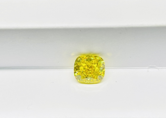 O coxim amarelo sintético fraco do diamante 2.88ct de HPHT alterou IGI certificou VS1