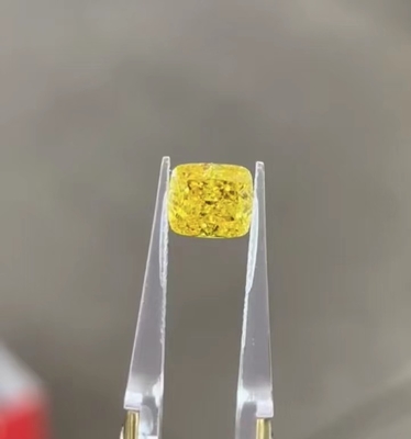 Radiant Lab Criado Diamantes Amarelos HPHT Crescido 10 Mohs Fantástico Amarelo Vivo VVS2 0.52ct