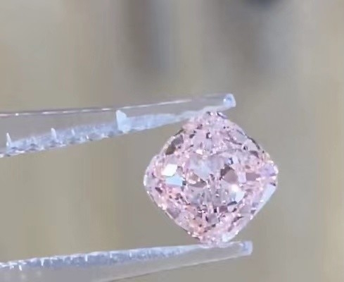 Os diamantes crescidos laboratório do rosa de bebê VVS2 gostam do diamante fraco do coxim cor-de-rosa intenso