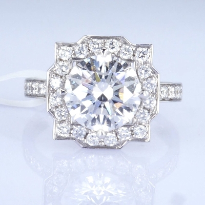 18k Cool Design Ring 3ct Anel de diamante branco de laboratório Anel de diamante sintético de forma redonda