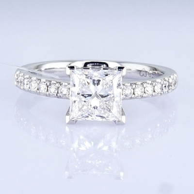 18k 1.5ct + Princesa Design Ring Diário Estilo Princesa Forma Branca Anel de Diamante Sintético