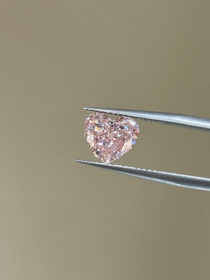 Diamantes Laboratório Crescidos em Forma de Coração Rosa Intenso Chique Diamantes Certificados IGI Diamantes Rosa