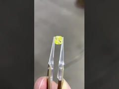 diamante crescido do coxim laboratório amarelo
